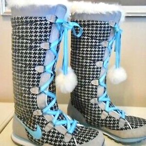 Nike snow boots